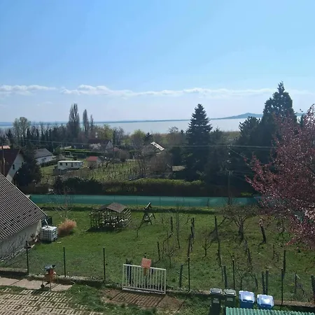 Badacsony-balaton Ifjusagi Szallas Апартаменты