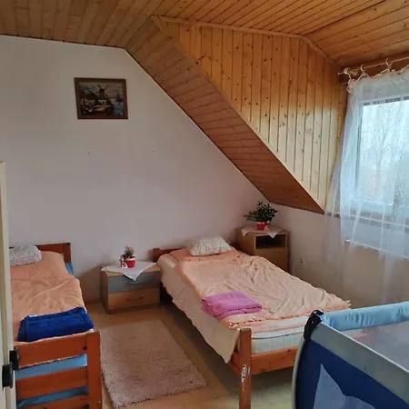 Badacsony-balaton Ifjusagi Szallas Апартаменты *